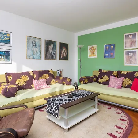 Edita - Town Centre, Private Parking *